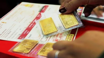 انهيار أسعار الذهب.. تراجع قيمة سبائك المعدن الأصفر 5.1 مليون دونغ للأونصة